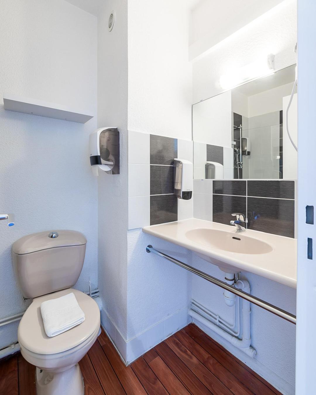 Hotel Lapeyronie มงต์เปอลิเยร์ ภายนอก รูปภาพ